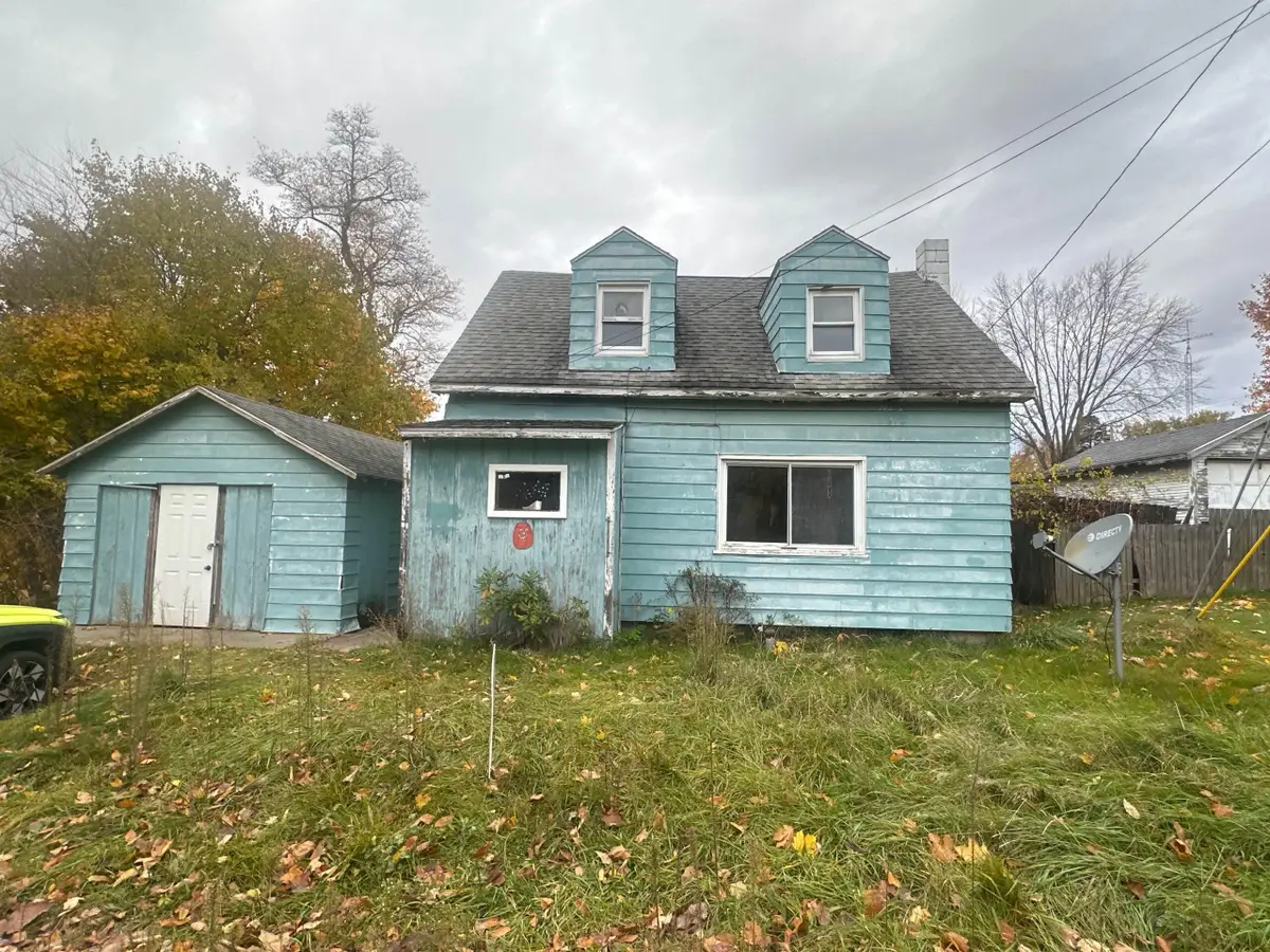 490 4th Street, Benton Harbor, MI 49022 - #1