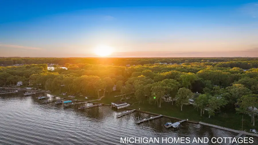 714 N Shore Drive, Holland, MI 49424 - #2