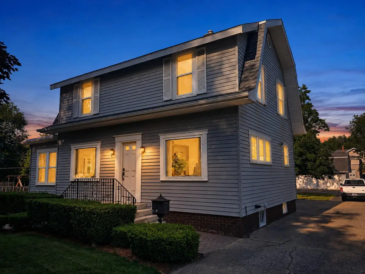 117 S West, Hillsdale, MI 49242 - #1