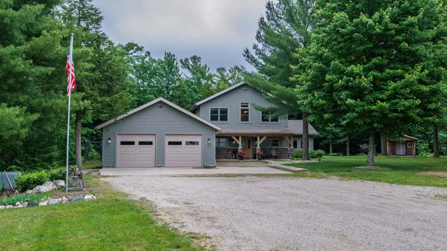 6068 S 142nd Avenue, Rothbury, MI 49452 - #2