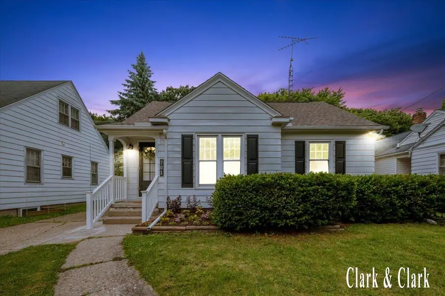 701 Pacific Avenue, Lansing, MI 48910 - #2