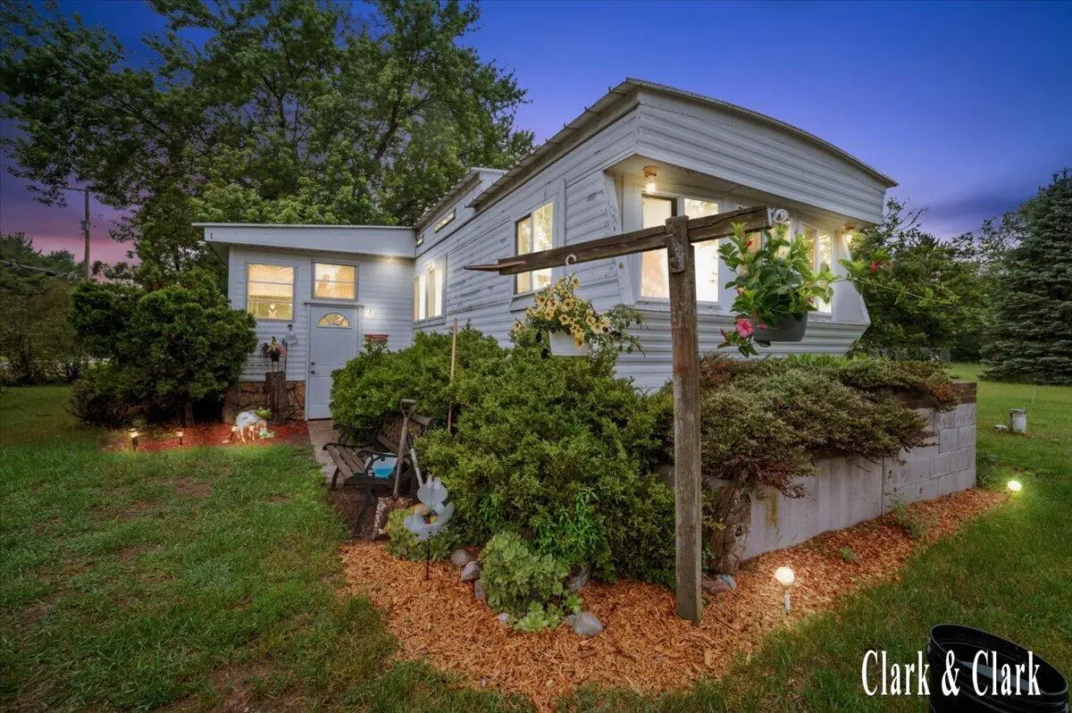 1511 E Croton Drive, Newaygo, MI 49337 - #1