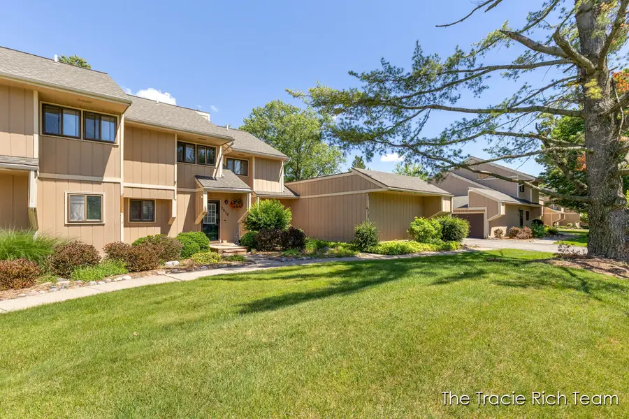 2670 Ridgecroft Drive Se, Grand Rapids, MI 49546 - #3
