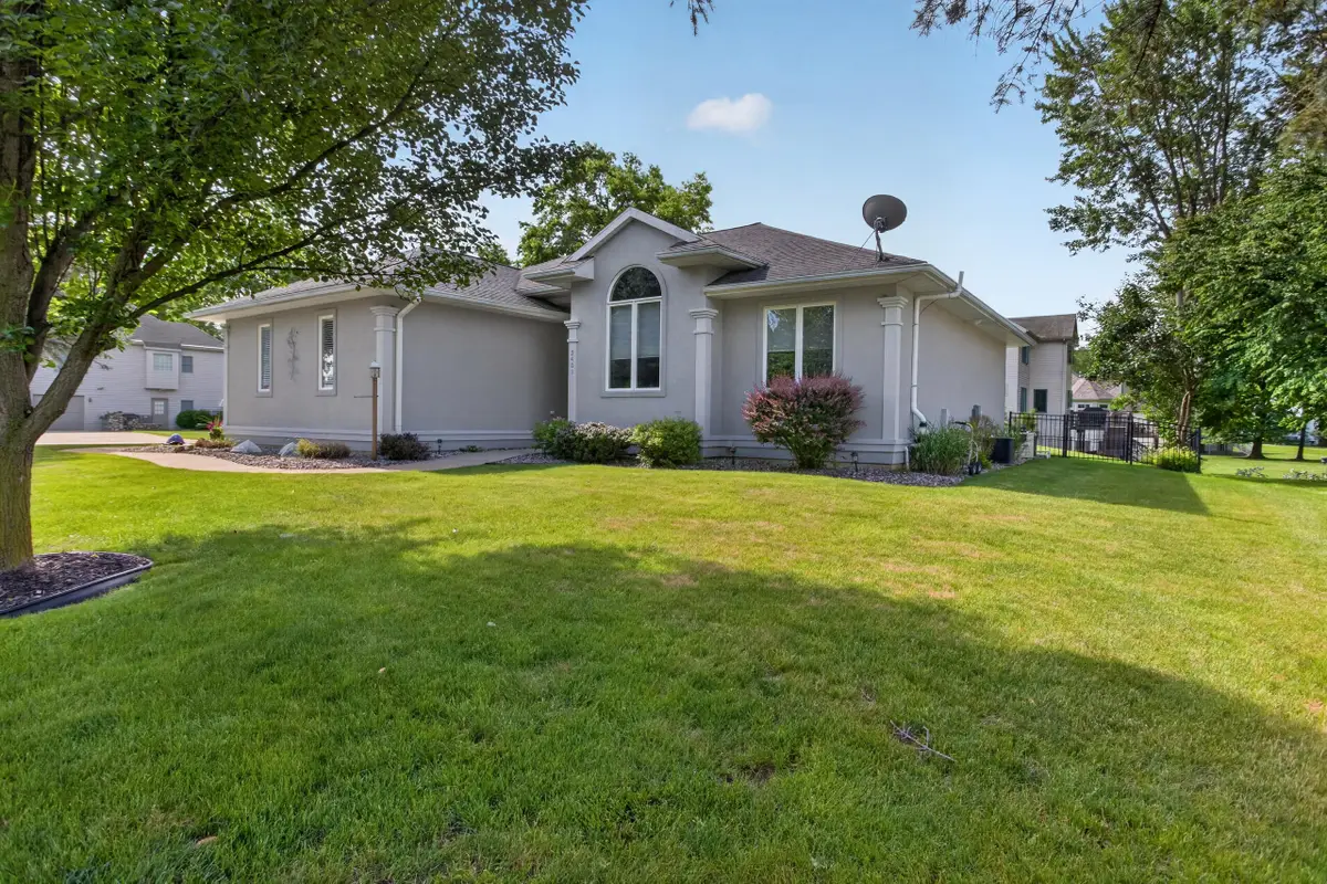 2401 Ridgeway Road, Jackson, MI 49203 - #1
