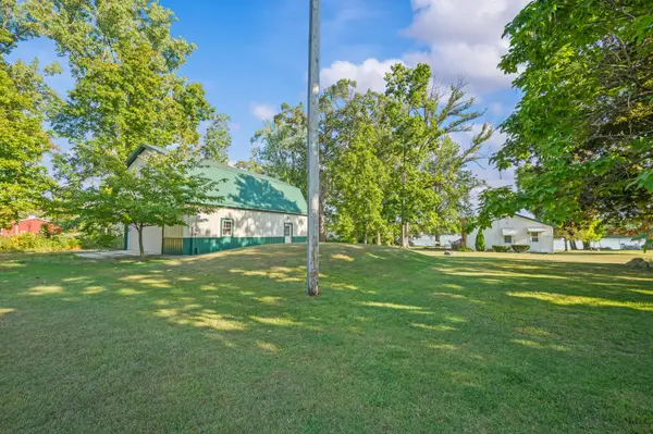 28195 Blackberry Lane, Sturgis, MI 49091
