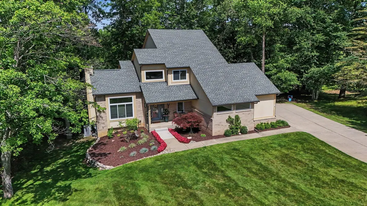 8690 Scenic Bluff Lane, White Lake, MI 48386 - #1
