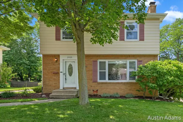 1925 Emerald Avenue Ne, Grand Rapids, MI 49505