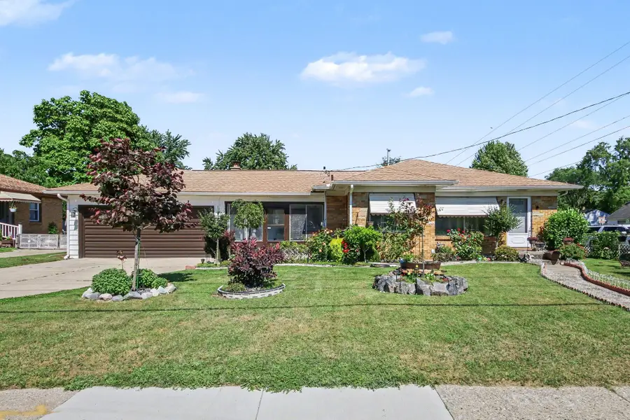 3810 Clyde Park Avenue Sw, Wyoming, MI 49509 - #2