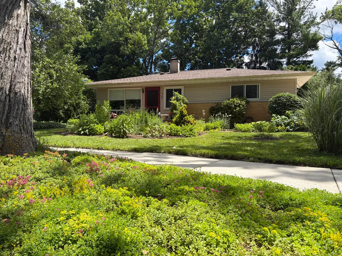 2104 S Circle Drive, Ann Arbor, MI 48103 - #1