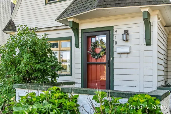 910 Benjamin Avenue Se, Grand Rapids, MI 49506