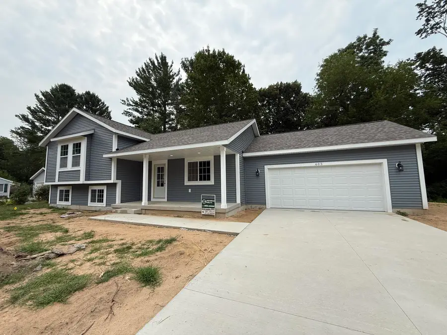 605 Spring Street, Whitehall, MI 49461 - #2