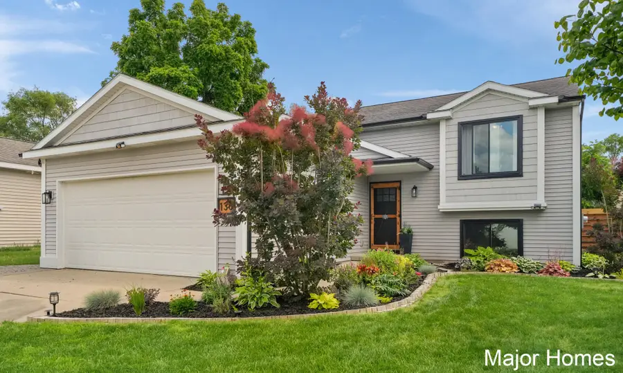 130 Regent Street Se, Kentwood, MI 49548 - #2