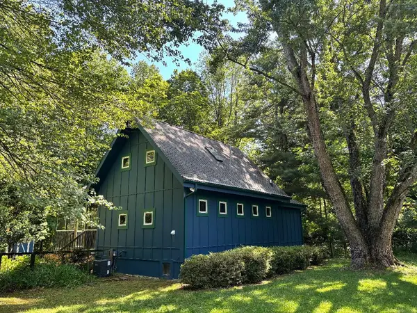 8702 Elm Valley Road, Union Pier, MI 49129