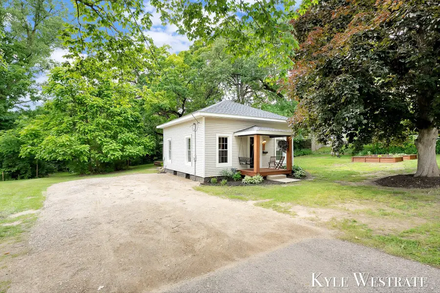 212 N Division Street, Lowell, MI 49331 - #3