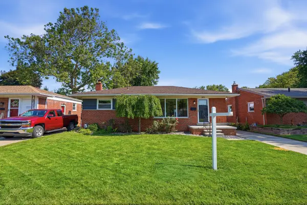 33030 Barton Street, Garden City, MI 48135