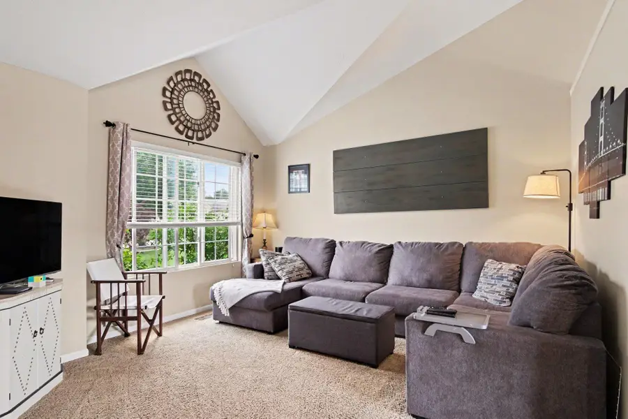 3014 Stonewood Street Nw, Grand Rapids, MI 49504 - #3