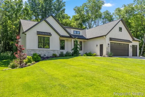4548 Winding Creek Lane, Zeeland, MI 49464
