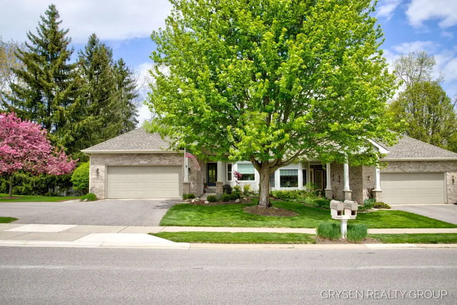 2137 Lamberton Creek Lane Ne #22, Grand Rapids, MI 49505 - #2