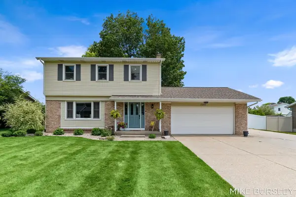 7366 Harmon Lane, Jenison, MI 49428