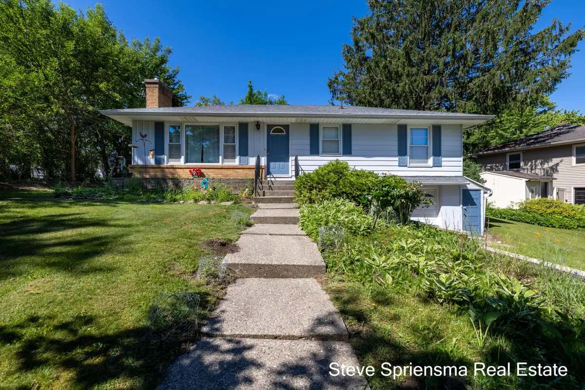 1355 Derby Drive Nw, Grand Rapids, MI 49504 - #1