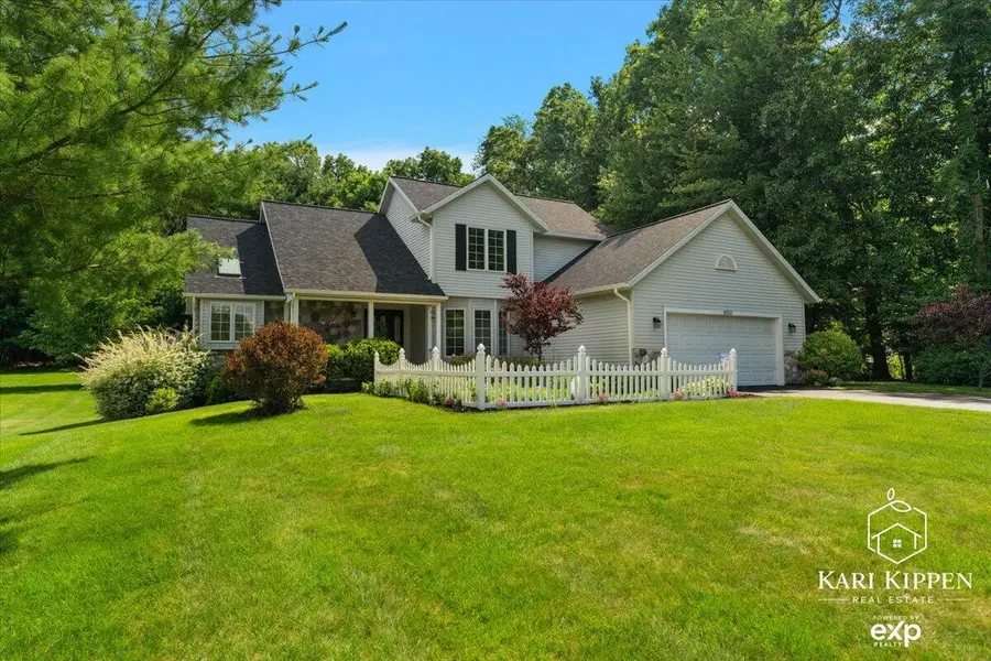 8150 Country Pine Drive Se, Alto, MI 49302 - #2