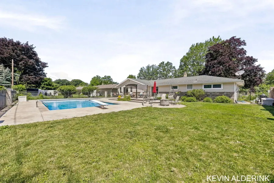 34 W 37th Street, Holland, MI 49423 - #3