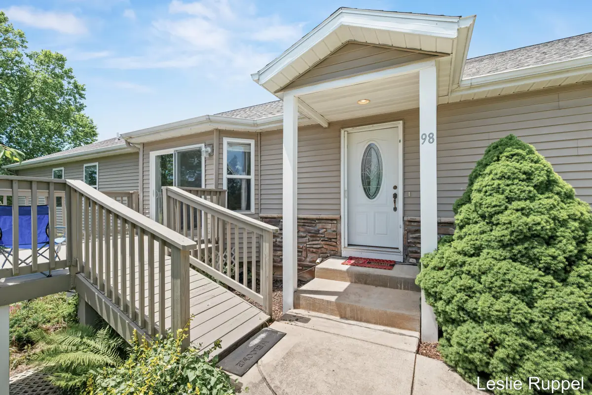98 Homestead Acres Road Nw, Sparta, MI 49345 - #1