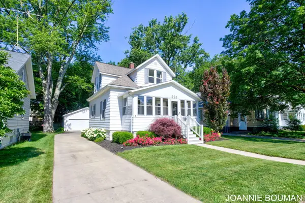 228 N Ottawa Street, Zeeland, MI 49464