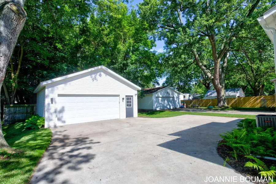 228 N Ottawa Street, Zeeland, MI 49464 - #2