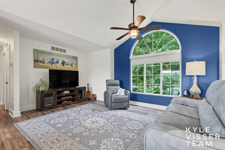 1156 Cumberland Avenue Se, Lowell, MI 49331 - #2