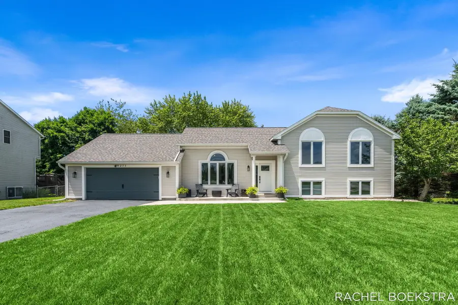 9271 Hessler Drive Ne, Rockford, MI 49341 - #2