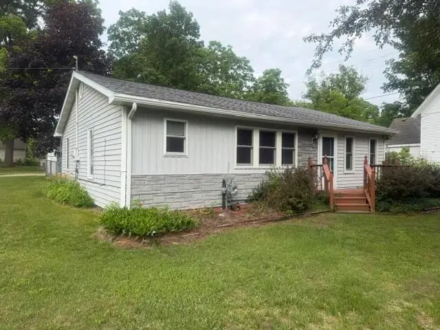 202 S Clay Street, Newaygo, MI 49337 - #1