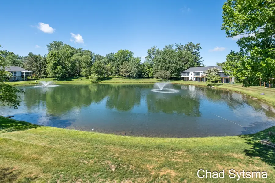 193 Laurelwood Court Sw, Grand Rapids, MI 49548 - #2