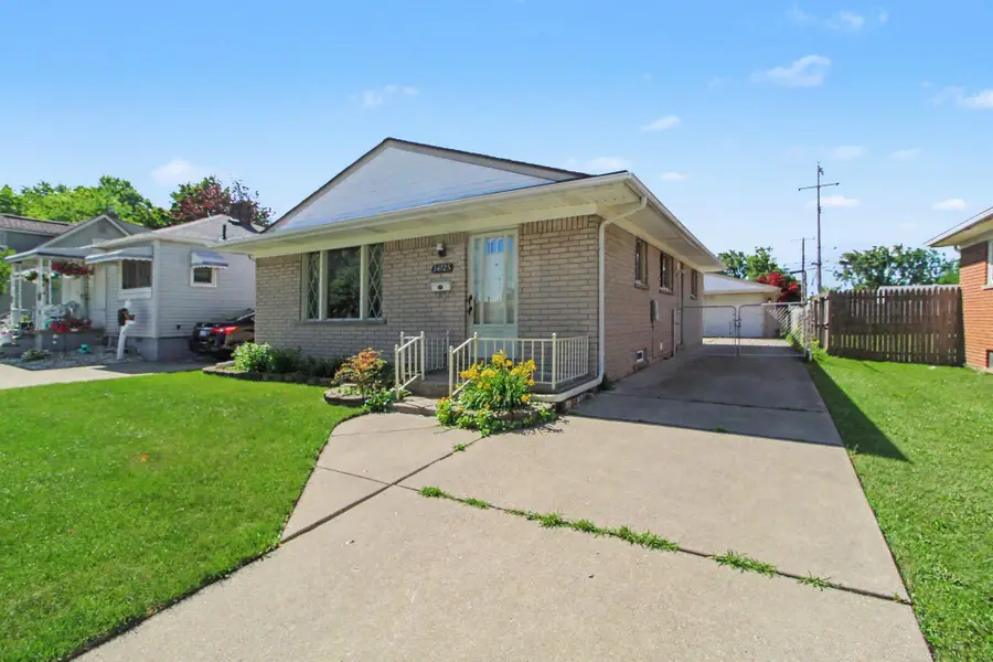 24725 Hass Street, Dearborn Heights, MI 48127 - #2