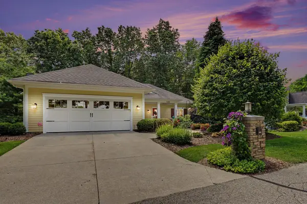 4492 Oak Arbor Drive Ne, Grand Rapids, MI 49525