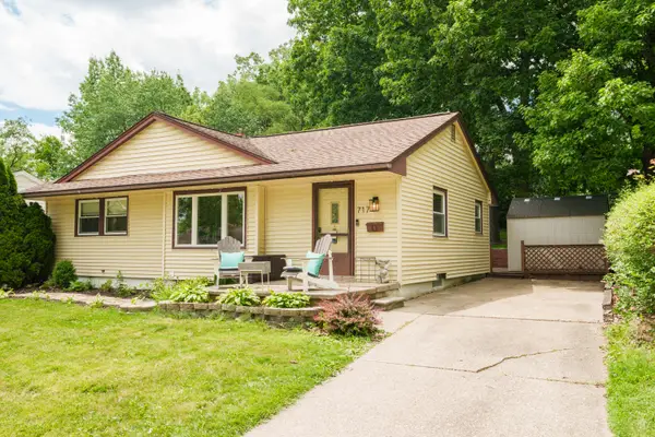 717 Carbeck Drive, Ann Arbor, MI 48103