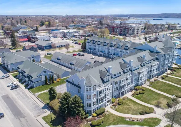 300 S Rath Avenue #5, Ludington, MI 49431