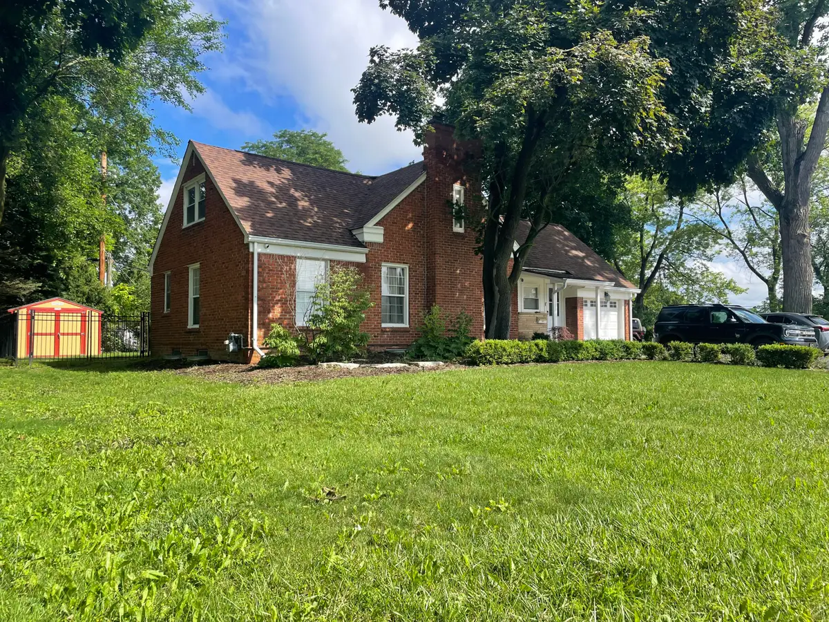 27551 Goldengate Drive W, Lathrup Village, MI 48076 - #1