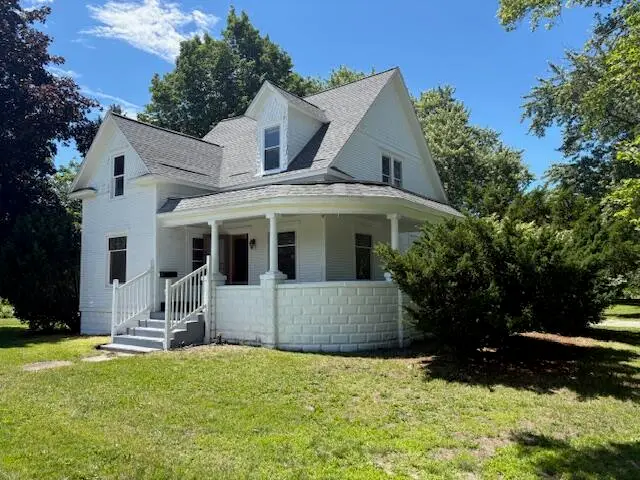 504 S Center Street, Hartford, MI 49057 - #1