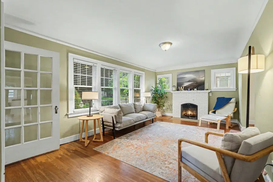 2729 Oakwood Avenue Ne, Grand Rapids, MI 49505 - #2