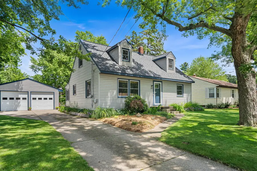 927 Diane Street Se, Kentwood, MI 49508 - #3