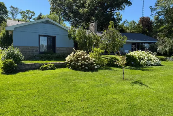 55895 Inn-d-inn Drive, Dowagiac, MI 49047