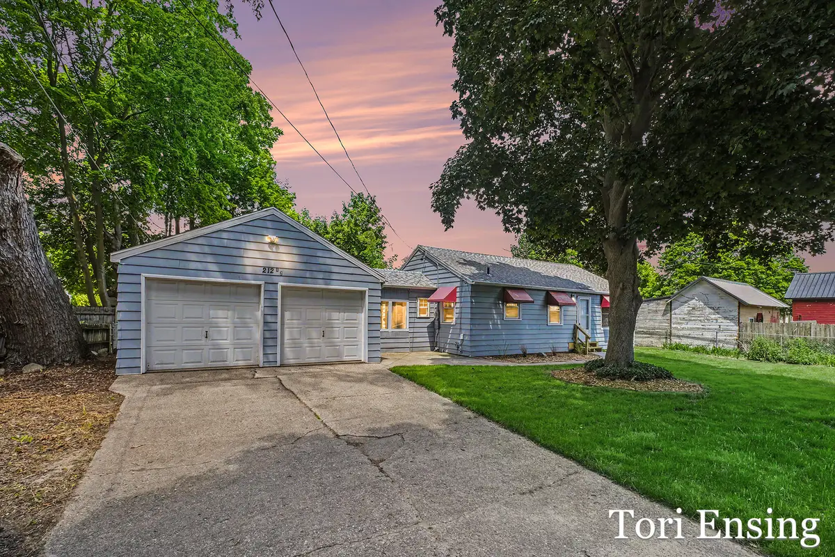 212.5 E Montcalm Street, Greenville, MI 48838 - #1
