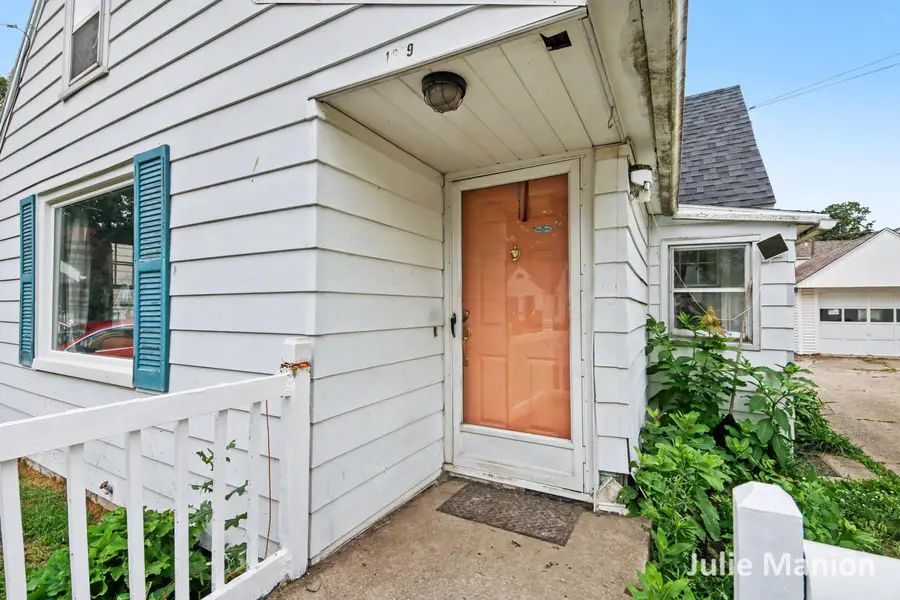 1829 Delwood Avenue Sw, Wyoming, MI 49509 - #3
