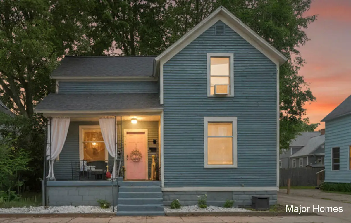 323 Robey Place Se, Grand Rapids, MI 49506 - #1