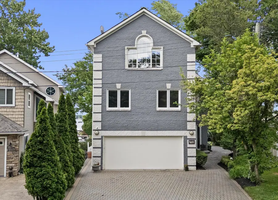 4691 Mapleview Avenue, West Bloomfield, MI 48324 - #2