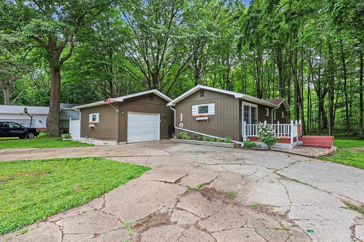 17700 Thornapple Drive, Spring Lake, MI 49456 - #1