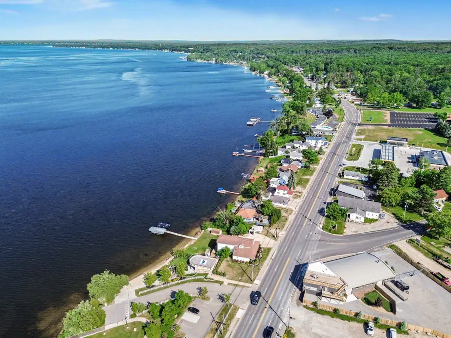 5752 W Houghton Lake Drive, Houghton Lake, MI 48629 - #2