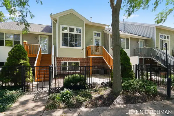 1389 Quarterline Commons #11, Holland, MI 49423