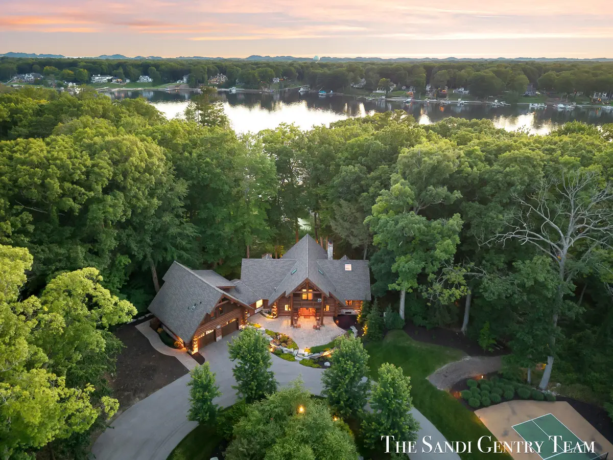 18131 N Fruitport Road, Spring Lake, MI 49456 - #1